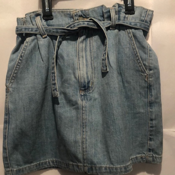 Hollister Dresses & Skirts - Hollister ultra high rise cotton denim skirt. Size 7/28